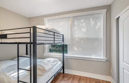 Tower Grove South House | Beautiful Tower Grove Unit, Recently Renovated 1N