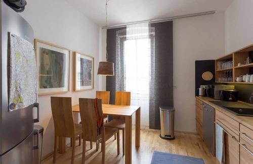 Kueps House | Modern Appartement met Wifi