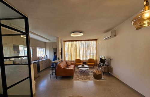 Rishon LeTsiyon Apartment | New Modern 2bed in Rishon Center - Free parking