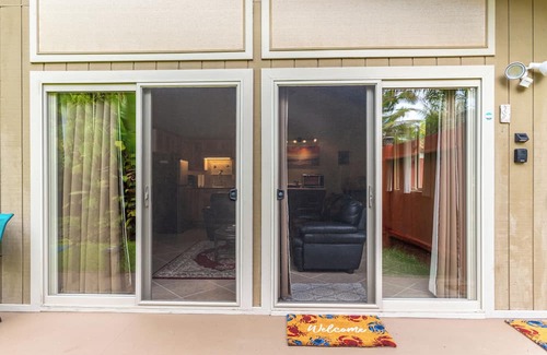 Leilani Estates Apartment | Large private master suite with private entrance