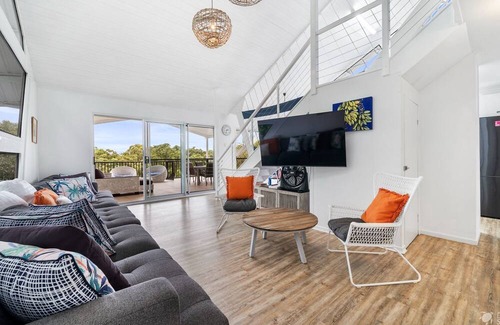 Point Lookout House | Adder View by Discover Stradbroke - close to Home Beach & Adder Rock
