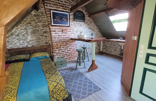 Saubrigues House | Homerez - Spacious House in Saubrigues with Garden and Barbecue
