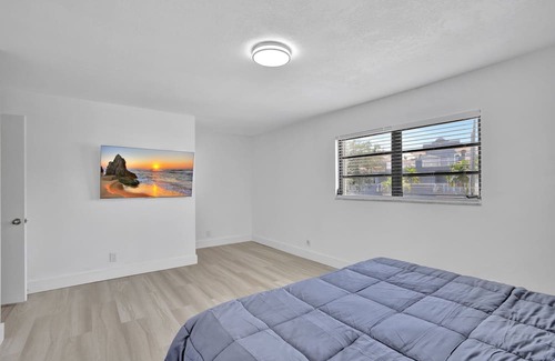 Tarpon River House | Sleek 2BR/2BA Home Near Downtown