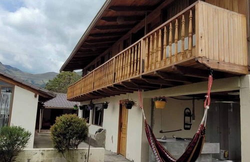 San Pablo del Lago Cottage | Refugio Cumandá - Country house