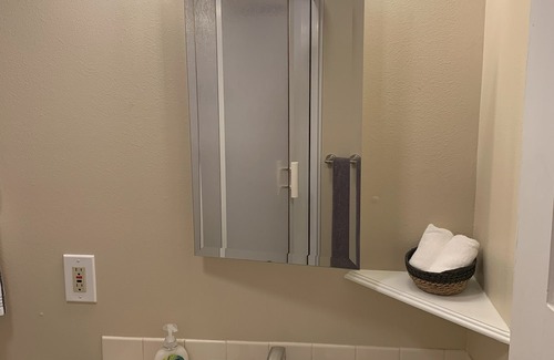 North Bend Apartment | Modern 1 br over Downtown - Walkable - Fast WiFi