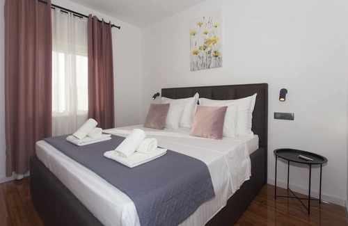 Lovrec Villa | Family-sized Villa Unika with heated 39m2 Pool with hydromassage, Jacuzzi, Sauna