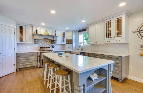 Stansbury Park House | Lakefront Utah Home w/Private Beach, Dock & Canoe