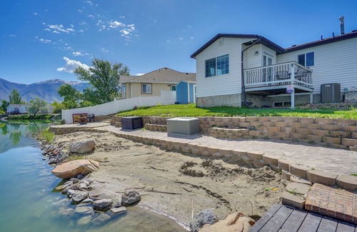Stansbury Park House | Lakefront Utah Home w/Private Beach, Dock & Canoe