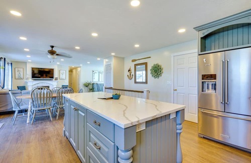 Stansbury Park House | Lakefront Utah Home w/Private Beach, Dock & Canoe