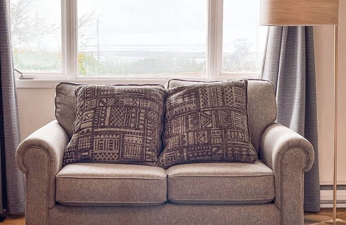 Naufrage Apartment | Waterview 10 min to Greenwich Park bikes, close to trails 5 min to spa & golf!
