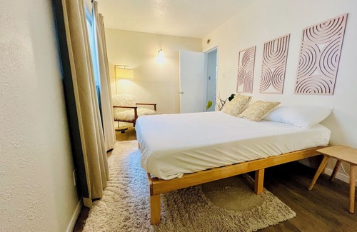 Playa Del Rey House | 1 min walk to the beach! Family friendly w/ large patio in Playa Del Rey.