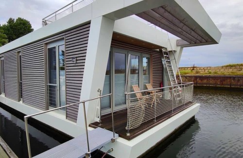 Grossenbrode Boat Rental | Houseboat Sutje Comfortable holiday residence