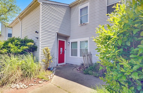 Northeast Virginia Beach House | Pet-Friendly Virginia Beach Abode - Walk to Beach!