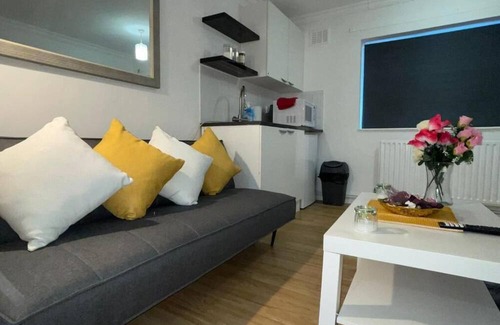 Stevenage Apartment | Stevenage Studios - Superior Suite