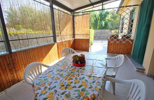 Marina di Massa House | Beautiful private villa with WIFI, A/C, TV, terrace, pets allowed, parking, close to Forte Dei Marmi