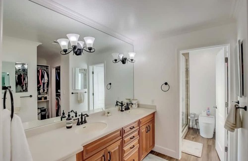Avant House | Fun & cozy N. Scottsdale with a Stunning Backyard Oasis