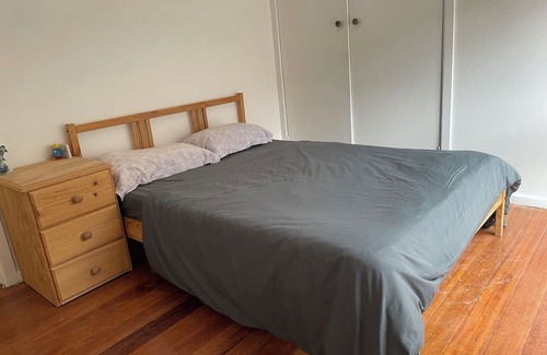 Bundoora House | A convenient and livable place for daily life（别墅大床双人间）