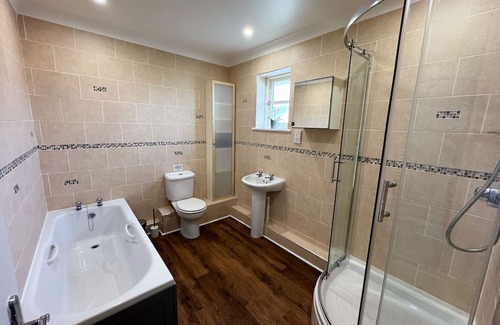 Newport House | Amazing sea views. Fully refurbished. Sleeps 6. Dog friendly.