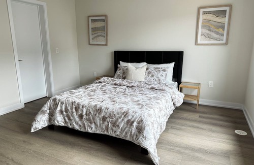Oakville House | Spacious Newly Built 4BR Townhouse in Oakville