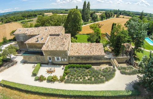 Colonzelle Cottage | Cottage 'Ecurie' with Shared Pool, Private Terrace and Wi-Fi