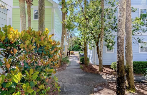 Crystal Beach Condo | New Listing! Pool & Beach Service Included!
