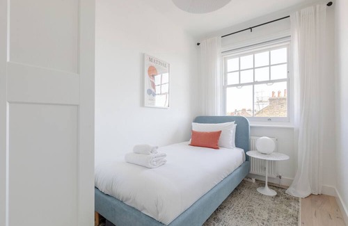 Town Apartment | Sleek Scandi-Inspired 2BD Flat, Fulham