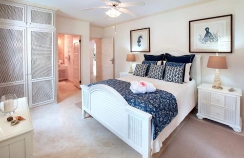 Paynes Bay Villa | 6 BR Vacation Home with Private Pool
