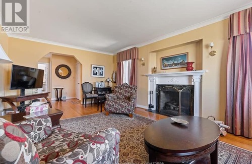 Boblo Island House | RIVERSIDE RESORT! A COZY WATERFRONT PARADISE