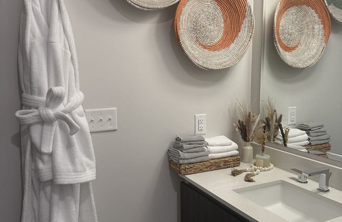 Westside Apartment | Cozy Sophisticated Stay 1Bed 1Bath! MIDTOWN ATL! Pool, Fitness, Coffeehouse +!