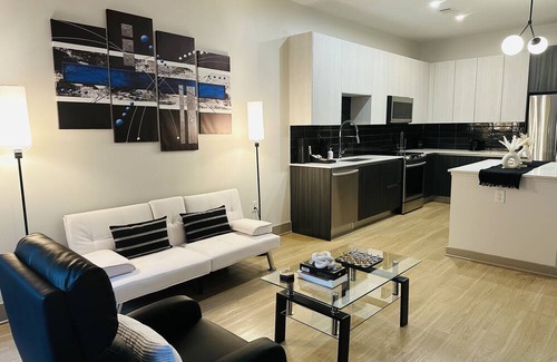 Westside Apartment | Cozy Sophisticated Stay 1Bed 1Bath! MIDTOWN ATL! Pool, Fitness, Coffeehouse +!