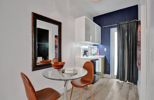 City Center Hotel | Bella Noche 18