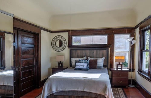 North Berkeley House | Room in Stylish Retreat w/ Spacious Living