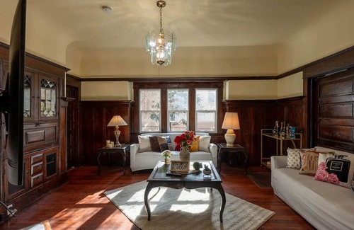 North Berkeley House | Room in Stylish Getaway w/ Outdoor Charm