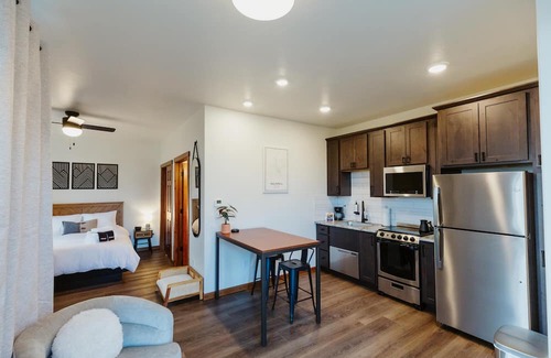Kalispell Apartment | Brand New Downtown Studio w Kitchen