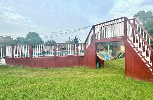 Manor House | Beautiful spacious house with pool and large backyard, North Austin