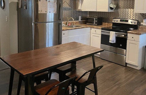 Cadet Cabin | Modern-Sheik Cabin in the Woods