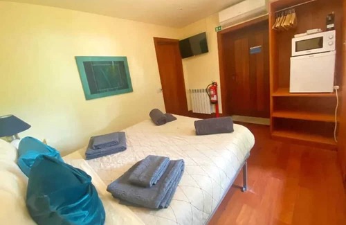Santa Cruz do Douro Apartment | Homerez - Studio for 2 ppl. with shared pool and garden at Santa Cruz do Douro