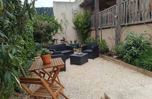 Ginestas Bed & Breakfast | Bienvenue "À la Découverte - Ginestas" Pour 2 Personnes pt Déjeuner Compris