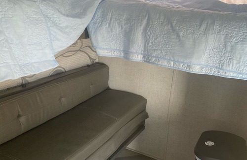 Nancy House | Cozy camper less than a mile from the beautiful Lake Cumberland!