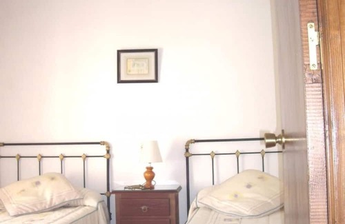 Jimena de la Frontera House | Holiday Home 'Casa Limon' with Mountain View, Private Pool and Wi-Fi