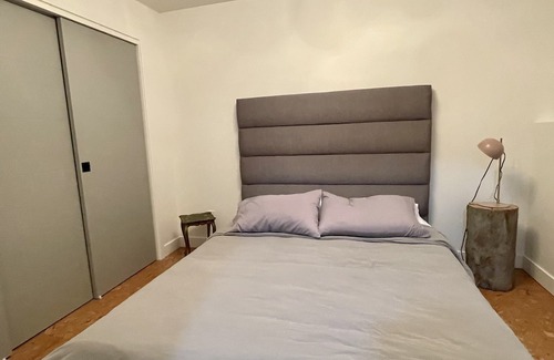 Gore Cottage | Beautiful brand new cottage in Gore, with spa and private access to Lake Baron