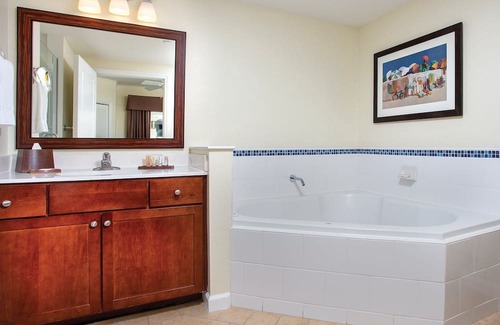 Townsite Condo | Club Wyndham Oceanside Pier Resort
