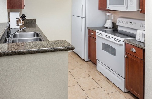 Townsite Condo | Club Wyndham Oceanside Pier Resort