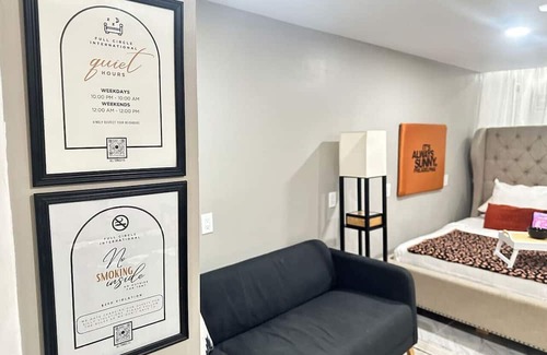 Melrose Apartment | Netflix* W/D* 10 min to Airport* Smart TV
