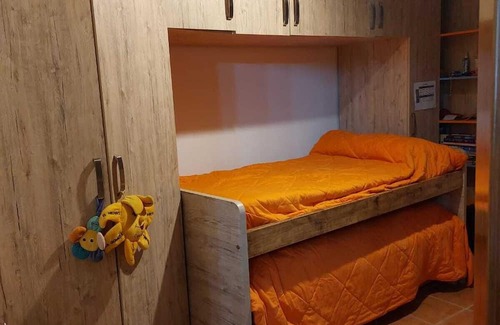 Castril Apartment | Holiday Apartment "Casa Rural La Parra Castril 1 Bajo" with Mountain View, Terrace & Wi-Fi