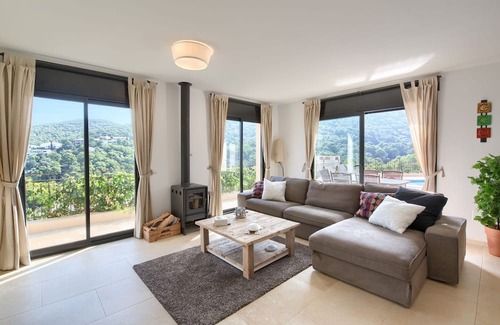 Sa Riera Villa | Villa 'Convent' with Sea View, Wi-Fi and Air Conditioning