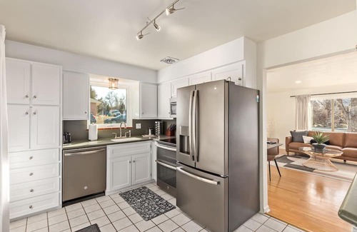 Littleton House | 1958 Chic Mid-Mod -- 3BR 2BA Eco-Friendly w/2 Outdoor Spaces