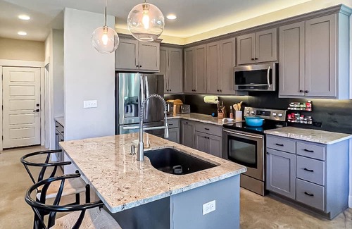 Valley Lake Hills House | Serene & stylish home with cowboy pool, fenced yard, & firepit - dog-friendly