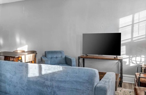 Shaw House | Beautiful, Rehabbed Four-Unit in Shaw Community