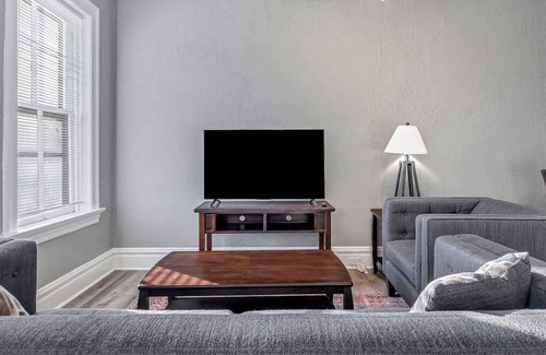 Shaw House | Beautiful, Rehabbed Four-Unit in Shaw Community